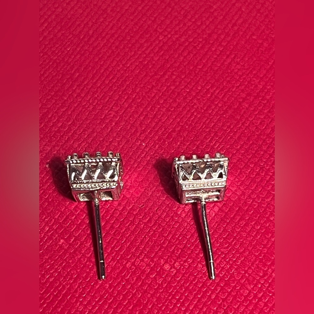 Elegant Silver Stud Earrings ❤️❤️ no box ! - Picture 3 of 7